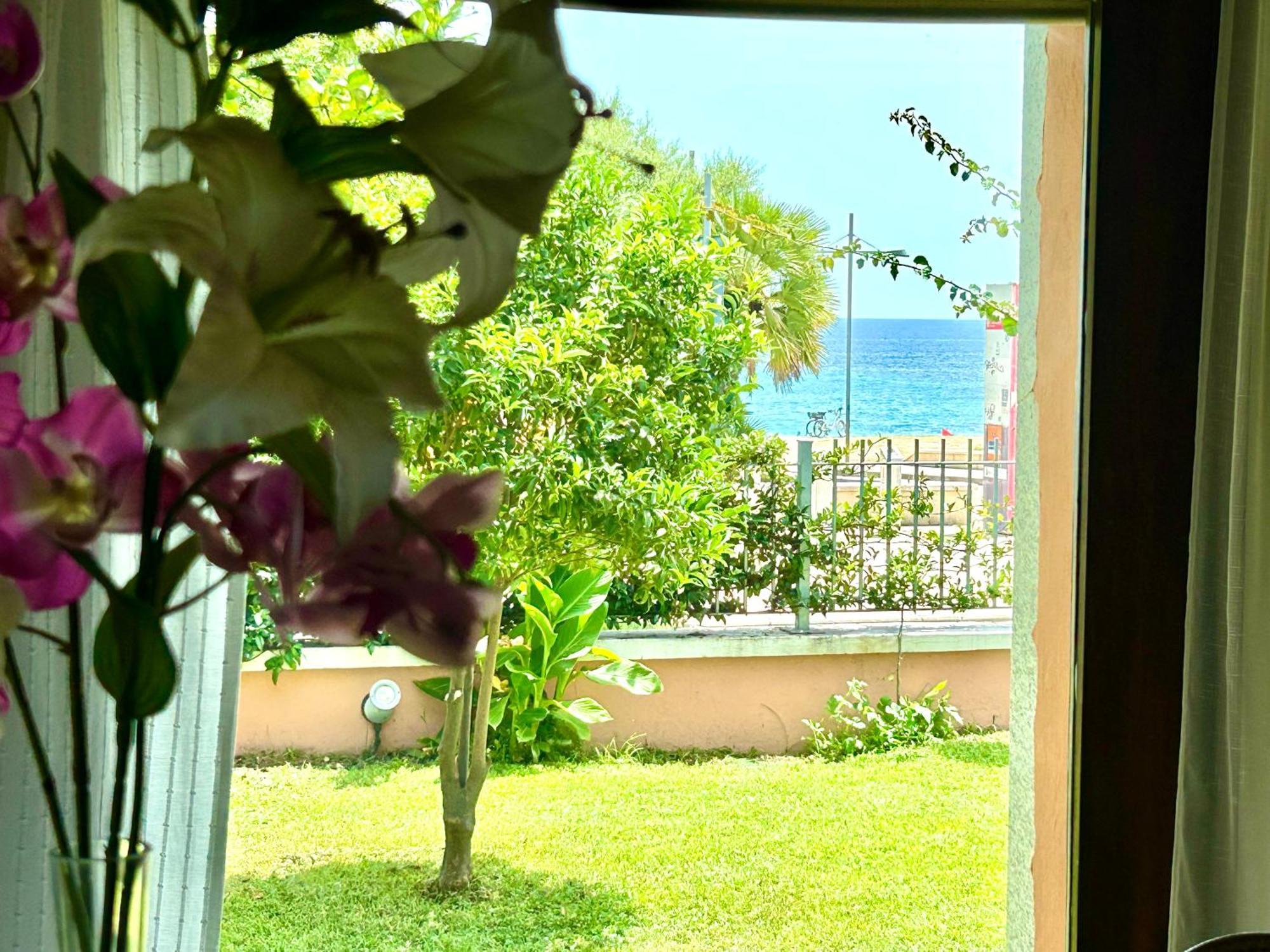 Villa Stella Fronte Mare Porto Frailis อาร์บาตักซ์ ภายนอก รูปภาพ